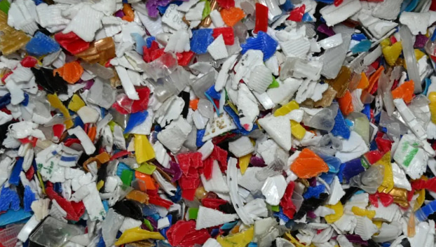 Selezionatore di polimeri per il riciclaggio nell'industria della plastica